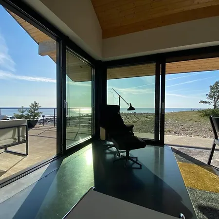 Seaside Rendezvous Villa *