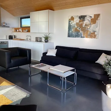 Seaside Rendezvous * Kalana