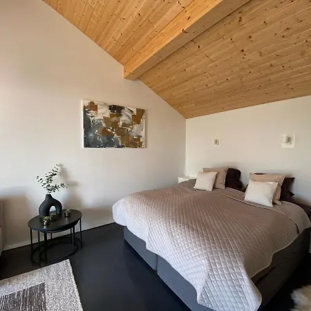 Willa Seaside Rendezvous *