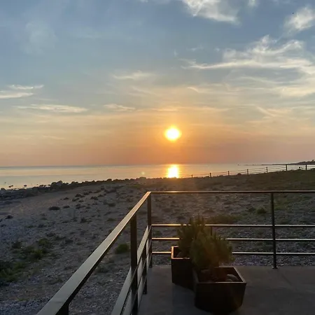 Seaside Rendezvous *